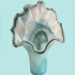 Tall 18 1/4” Murano Art Heavy Glass Aqua Wavy Handkerchief Clam Shell Vase, EUC